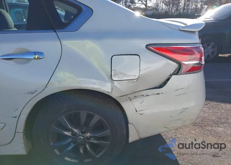 2015 Nissan Altima 2.5 S из США, поврежденный, VIN 1N4AL3AP8FC574917